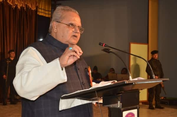 J&K राज्यपाल बड़ा बयान, 'दिल्ली की तरफ देखता तो सज्जाद लोन की सरकार बनानी पड़ती, इसलिए भंग कर दी विधानसभा' Jammu Kashmir Governor Satyapal Malik on Assembly dissolve Case and BJP's Sajad Lone J&K राज्यपाल बड़ा बयान, 'दिल्ली की तरफ देखता तो सज्जाद लोन की सरकार बनानी पड़ती, इसलिए भंग कर दी विधानसभा'