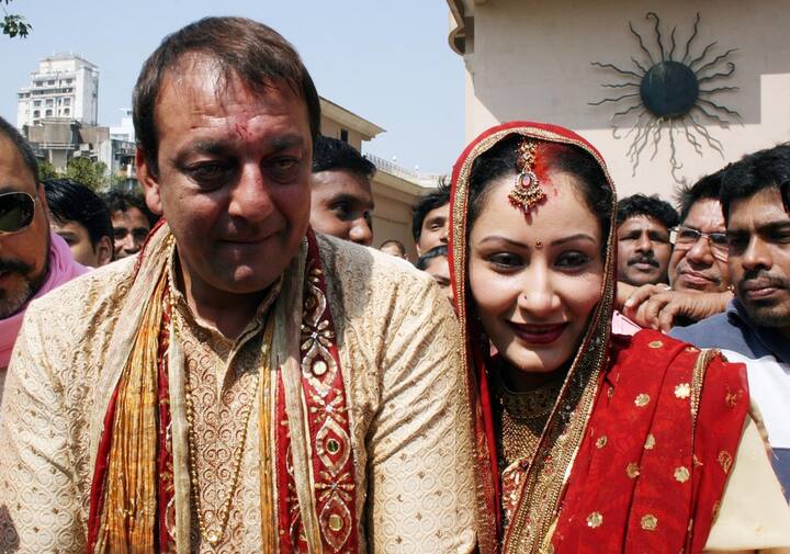 11 फरवरी 2008 को मान्यता और संजय ने हिंदू रिति रिवाज से शादी कर ली, इस शादी में संजय की बेटी त्रिशाला दत्त नहीं आई और ना हीं उनकी दोनों बहनें. (Photo: Fotocorp)