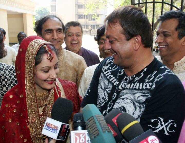 29 जून को रिलीज होने वाली संजय दत्त की बायोपिक फिल्म 'संजू' में मान्यता का किरदार अभिनेत्री दिया मिर्जा निभाती नजर आने वाली हैं. हाल ही में उनका पोस्ट भी रिलीज कर दिया गया है. (Photo: Fotocorp)