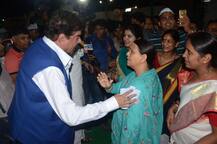 तेजस्वी यादव के इफ्तार में पहुंच गदगद हुए बिहारी बाबू, कहा- मेरे पास शब्द नहीं