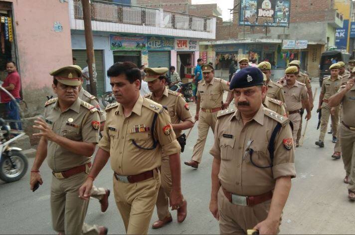 मुजफ्फरनगर के एसएसपी भी फिटनेस चैलेंज के तहत शहर की सड़कों पर उतरे और गश्त की.