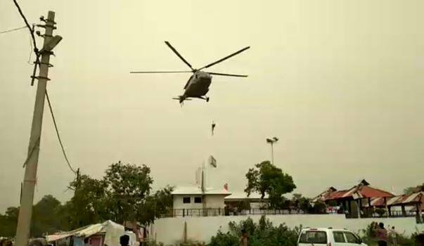 गोरखपुर में बाढ़ के खतरों से प्रशासन अलर्ट, किया लोगों को बचाने का अभ्यास Gorakhpur administration alerts over dangers of flood mockdrill organized गोरखपुर में बाढ़ के खतरों से प्रशासन अलर्ट, किया लोगों को बचाने का अभ्यास