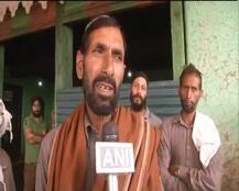 पाक को बेशर्म बताते हुए शहीद औरंगजेब के पिता बोले, सरकार 32 घंटों में ले बदला, नहीं तो मैं तैयार हूं