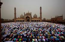 तस्वीरें: नन्हे बच्चों से लेकर बड़ों तक, देशभर में सभी ने धूमधाम से मनाई ईद