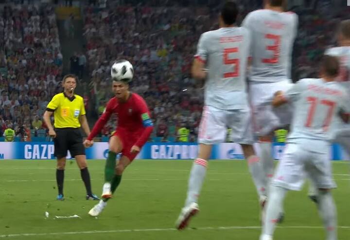  इसके साथ ही रोनाल्डो फुटबाल के 8 बड़े टूर्नामेंट में गोल करने वाले पहले खिलाड़ी बन गए हैं.