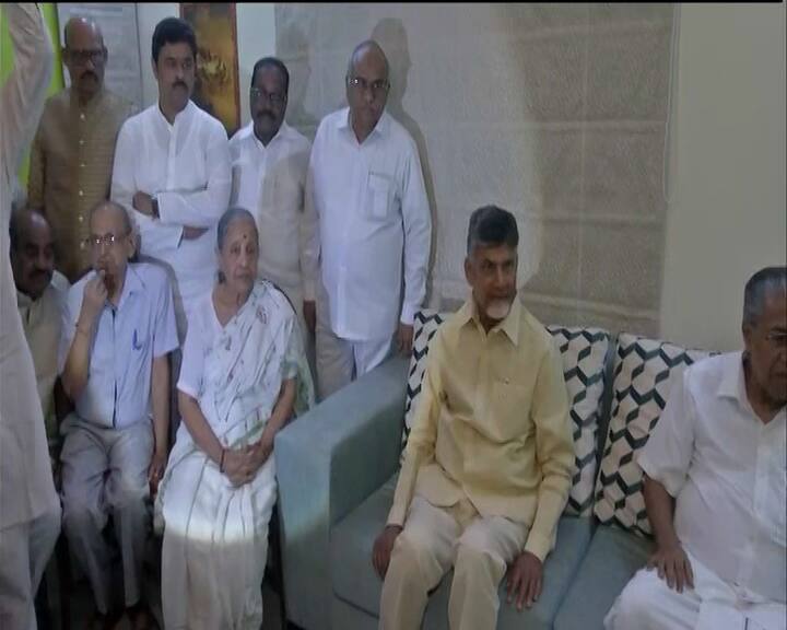 केजरीवाल के समर्थन में आए चार राज्यों के सीएम, कहा-दिल्ली में संवैधानिक संकट