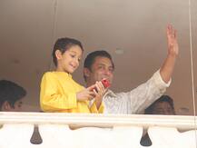 सलमान के लिए आज डबल सेलिब्रेशन का दिन, \'रेस 3\' की धमाकेदार कमाई के बीच ईद पर फैंस को दी झलक