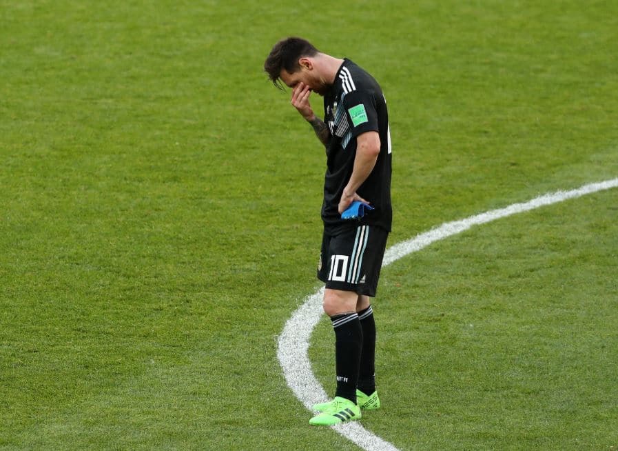 Fifa World Cup 2018: Messi magic wont work against Iceland, match draw with 1-1 Fifa World Cup 2018: आइसलैंड के गोलकीपर ने नहीं चलने दिया मेसी का जादू