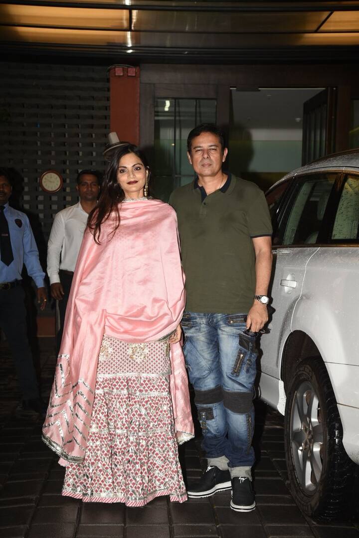 अर्पिता के घर हुई ईद पार्टी में कुछ इस अंदाज में नजर आईं उनकी बड़ी बहन अलवीर खान अग्निहोत्री. (तस्वीर: मानव मंगलानी)