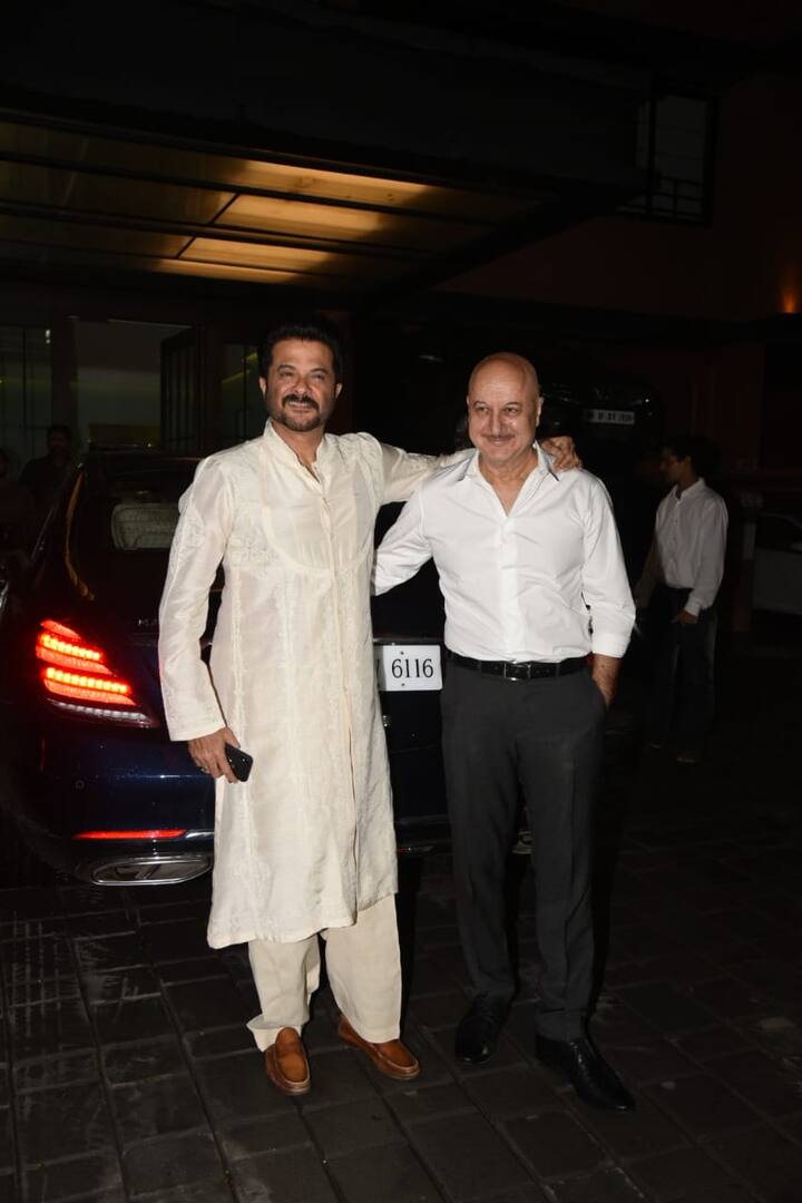 इस तस्वीर में आप अभिनेता अनिल कपूर और अनुपम खेर को देख सकते हैं. (तस्वीर: मानव मंगलानी)