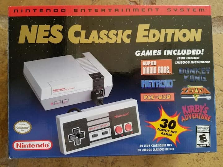 निनटेंडो एनटरटेनमेंट सिस्टम: एक और बड़ा गैजेट जिसे 2017 में NES क्लासिक कलेक्शन के रूप में खत्म कर दिया गया था. इस होम वीडियो गेम कंसोल को लेकर कंपनी ने अपने बयान में कहा था कि अचनाक बंद होने से हमें पता है कि यूजर्स को दिक्कत का सामना करना पड़ेगा. लेकिन यूजर्स इसके लिए ऑउटलेट स्टोर्स जा सकते हैं. हमने कई चीजों को नजदीक से देखा और हमें लगता है कि इस डिवाइस को बंद करने का ये सही समय था.