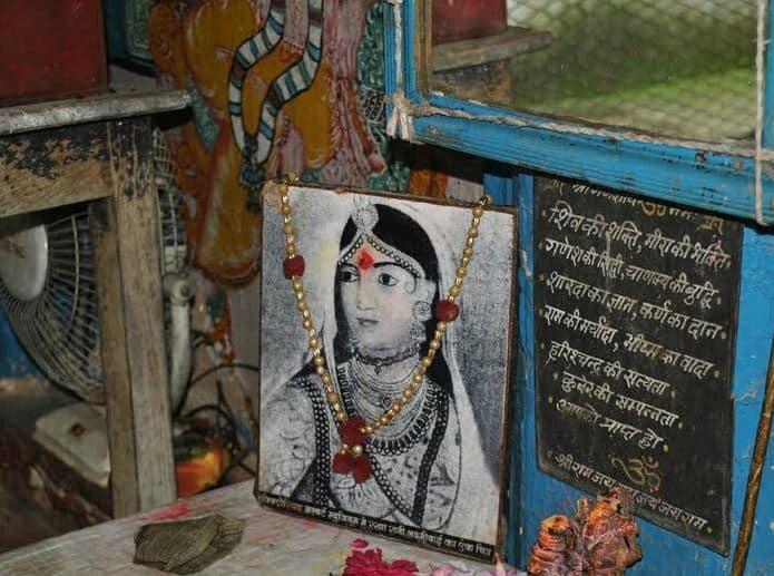 बलिदान दिवस: रानी लक्ष्मीबाई की याद में आंसू बहाता है झांसी, किया जाता है दीपदान rani lakshmibai jhansi full history in hindi बलिदान दिवस: रानी लक्ष्मीबाई की याद में आंसू बहाता है झांसी, किया जाता है दीपदान