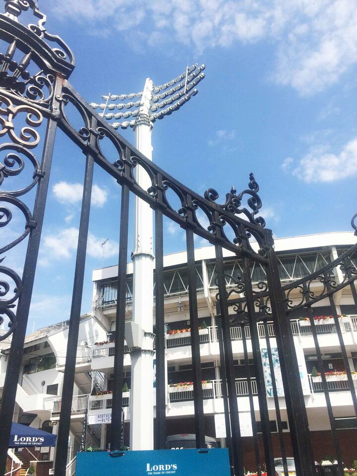 इरफान खान कब तक ठीक होकर वापस लौटेंगे इस बारे में अभी कोई जानकारी नहीं है. (Photo Credit : Ajay Brahmatmaj)