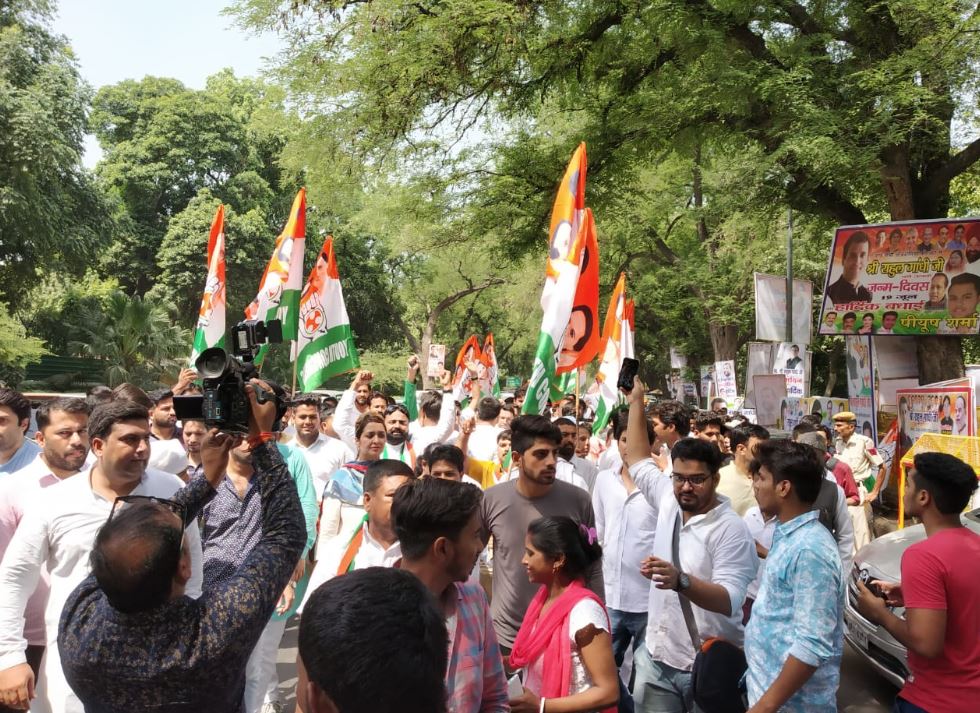 कांग्रेस अध्यक्ष बनने के बाद राहुल गांधी का पहला जन्मदिन, 'लो-प्रोफाइल' रहा इवेंट