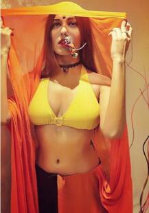 टीवी एक्ट्रेस ने एक बार फिर अपनी तस्वीरों से सोशल मीडिया पर मचाई सनसनी