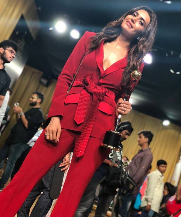 गोल्ड अवॉर्ड्स में पहुंची टीवी की अदाकाराओं के हॉट और बोल्ड अंदाज ने सबका ध्यान अपनी तरफ खींचा. अदाएं ऐसी थीं कि देखने वाले देखते रह गए. 