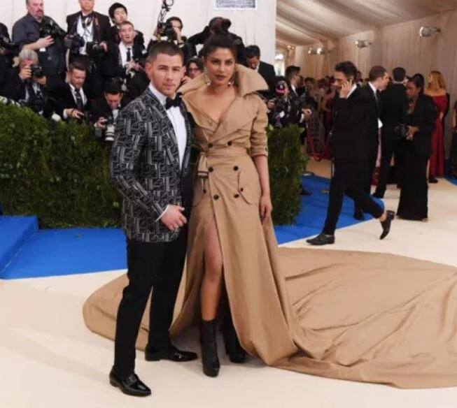 निक जोनास प्रियंका चोपड़ा से उम्र में करीब 10 साल छोटे हैं. प्रियंका चोपड़ा जल्द ही 36 साल की होने वाली हैं और वहीं निक सिंतबर में अपना 26वां जन्मदिन मनाएंगे. (तस्वीर: इंस्टाग्राम)