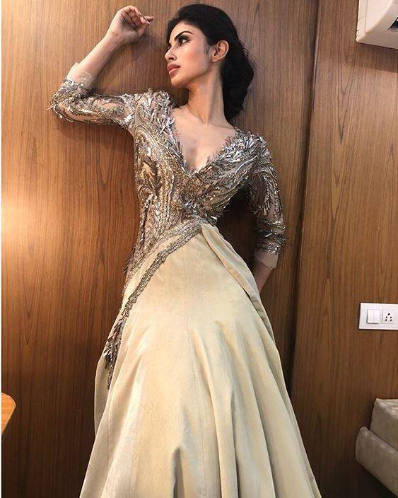 इन दिनों मौनी रॉय अपनी टीवी सीरीज 'नागिस' से ब्रेक पर हैं और फिलहाल बॉलीवुड के करियर की तरफ फोकस कर रही हैं.