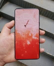 Samsung Galaxy S10 का इमेज हुआ लीक, फोन में तीन कैमरे के साथ होगा इन स्क्रीन फिंगरप्रिंट सेंसर