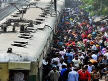 रेलवे की नई कोशिश, 1 नवंबर तक टाइम से चलने लगें 90 फीसदी ट्रेनें