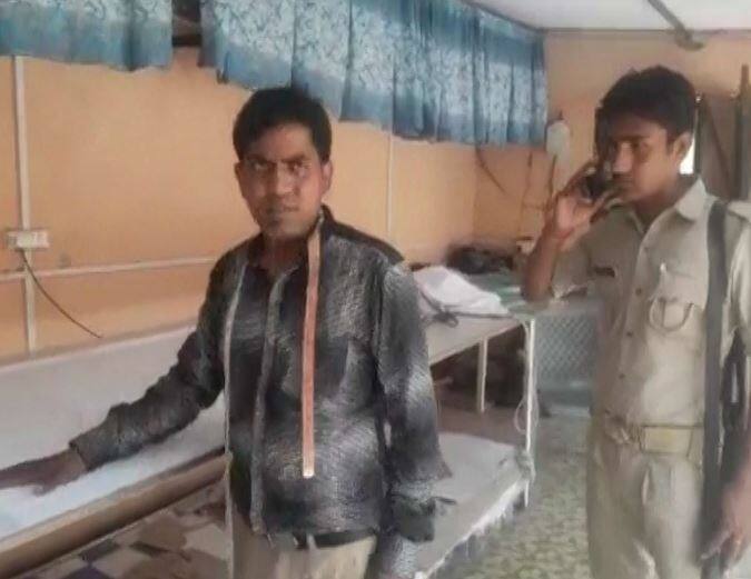 UP boy who went to do job in J&K alleges that he was blackmailed to be become a stone pelter कश्मीर में नौकरी करने गए यूपी के युवकों का बड़ा खुलासा, ‘पत्थर फेंकने के लिए किया गया ब्लैकमेल’