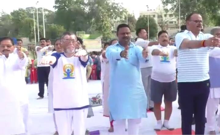प्रभारी मंत्री बृजेश पाठक ने कहा कि पीएम मोदी ने दुनिया में भारत का नाम बढ़ाया है और अब भारत के प्रस्ताव पर पूरी दुनिया योग दिवस मना रही है.