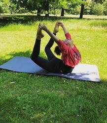 इस तरह सोशल मीडिया पर योग दिवस मना रहा है बॉलीवुड