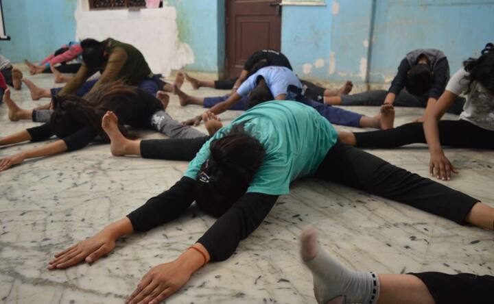 शमा ये योग करते हुए ये तस्वीर भेजी है. 