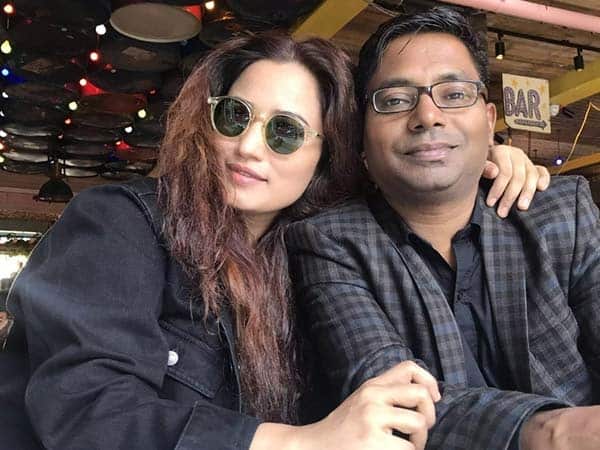 सात साल डेटिंग के बाद अभिनेत्री मायरा कर्ण ने डायरेक्टर राजकुमार गुप्ता से रचाई शादी Raid director Rajkumar Gupta married to Mayra Karn after 7 years dating सात साल डेटिंग के बाद अभिनेत्री मायरा कर्ण ने डायरेक्टर राजकुमार गुप्ता से रचाई शादी