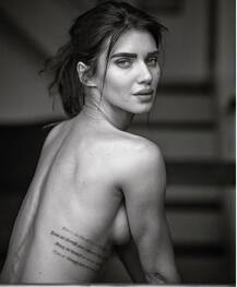 बिग बॉस के एक्स कंटेस्टेंट परवेश राणा की पत्नी ने टॉपलेस तस्वीरें इंस्टाग्राम पर की शेयर