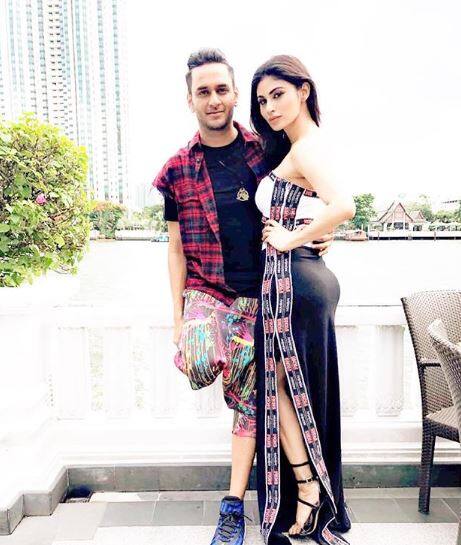Vikas Gupta post emotional message for Mouni Roy, Check out here बैंकॉक में हुई विकास गुप्ता और मौनी रॉय की मुलाकात, ऐसे बयां किया दिल का हाल