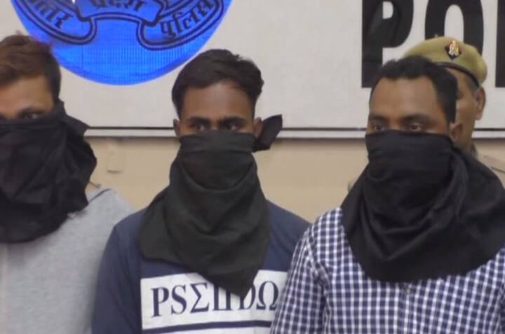अफसरों का दावा है कि फरार आरोपियों को पकड़ने के लिए दो टीमें लगातार छापेमारी कर रही हैं और जल्द ही उनका पता लगाकर उन्हें गिरफ्तार कर लिया जाएगा.