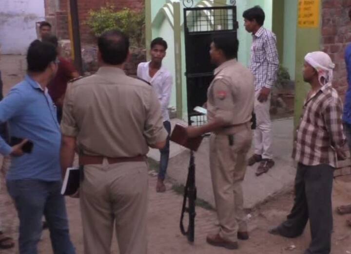 बारह जून को पुलिस की क्राइम ब्रांच की टीम ने गदऊ पासी की तलाश में कई जगहों पर छापेमारी की थी. क्राइम ब्रांच की टीम के साथ सोनू के कुछ पड़ोसी भी देखे गए थे. क्राइम ब्रांच की टीम के जाने के बाद सोनू ने इन युवकों को टोका तो दोनों में विवाद हो गया.