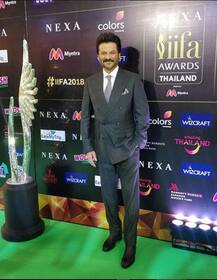 IIFA 2018: ग्रीन कार्पेट पर बॉलीवुड सितारों का लगा तांता, यूलिया, श्रद्धा से लेकर उर्वशी तक सभी ने बिखेरे जलवे