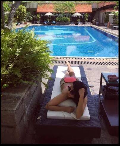 कुछ दिनों पहले पूल के किनारे मधुरा का बोल्ड अंदाज उनके फैंस को काफी पसंद आया था. मधुरा की इन तस्वीरों पर उनके फैंस लाइक और कमेंट करते नहीं थकते हैं.