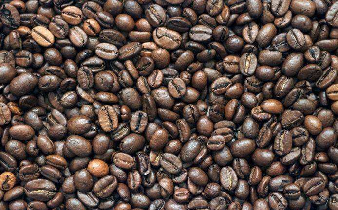 आप सभी बुजुर्गो के लिए एक बेहद अच्छी खबर हैं जिससे आपका स्वास्थय अच्छा हो सकता हैं. बुजुर्गो का रोजाना चार कप कॉफी पीना एक स्वस्थ आदत बन सकती है. रिसर्च की मानें तो कॉफी दिल की कोशिकाओं के कार्य करने की क्षमता को बढ़ा सकती है, साथ ही यह दिल के दौरे से बचाने में कारगर हो सकती है. (तस्वीर: गूगल फ्री इमेज)