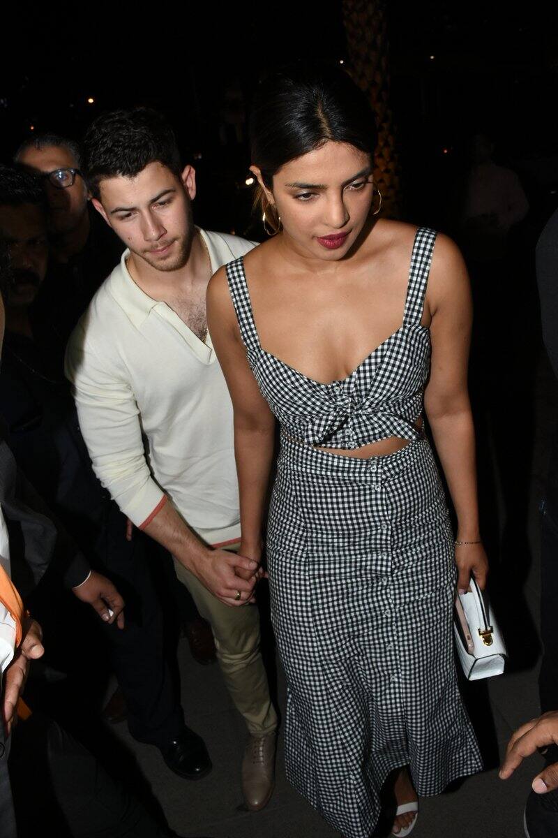 Video: प्रियंका चोपड़ा के साथ डिनर के बाद निक जोनास ने देसी गर्ल के लिए ऐसे जताया प्यार, देखें