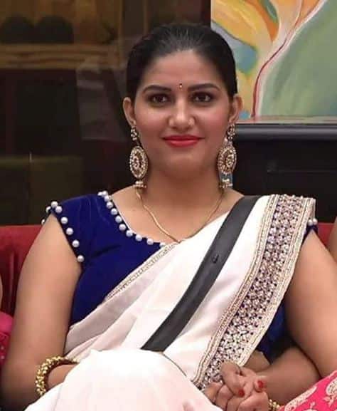 वो पेशे से एक मशहूर हरियाणवी डांसर हैं. (तस्वीर: इंस्टाग्राम)