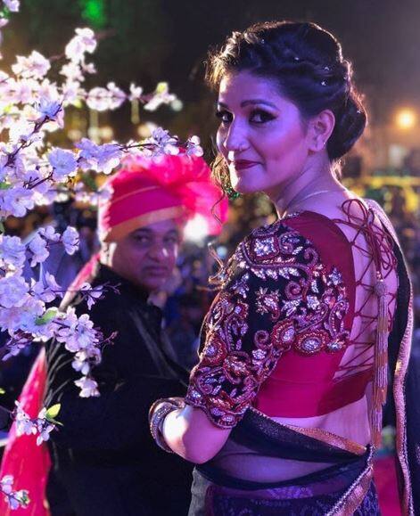 सपना करीब 20 से ज्यादा गानों में अपनी आवाज़ भी दे चुकी हैं. (तस्वीर: इंस्टाग्राम)