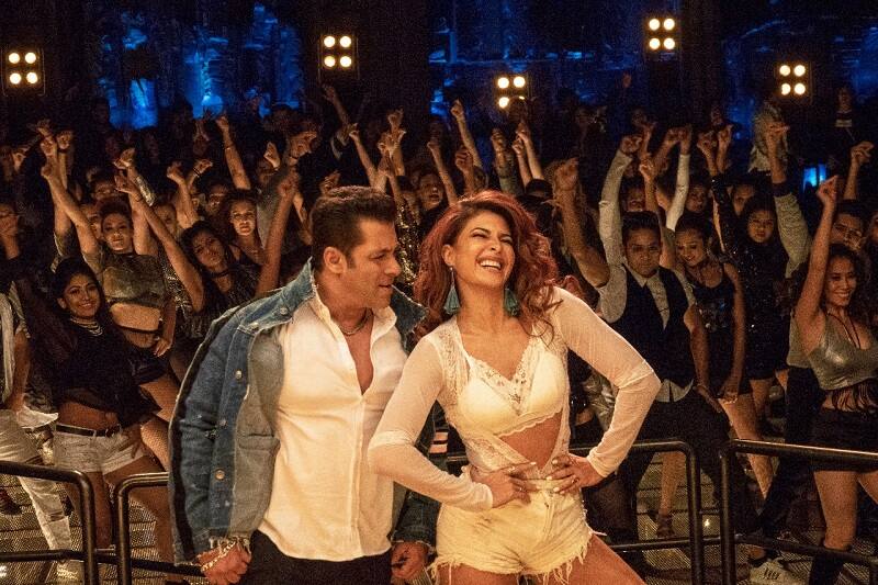Race 3 Box Office Collection Day 8: कमाई की 'रेस' में 'दबंग' हुए सलमान खान, जानें- 8वें दिन का कलेक्शन Race 3 Box Office Collection Day 8 Race 3 Box Office Collection Day 8: कमाई की 'रेस' में 'दबंग' हुए सलमान खान, जानें- 8वें दिन का कलेक्शन