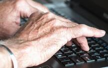 कहीं भी मुड़ने से लेकर जेब तक में समां सकता है ये कीबोर्ड