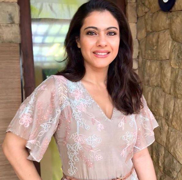 हाल में एक्ट्रेस काजोल ने बॉडी शेमिंग को लेकर एक बड़ा बयान दिया है. उन्होंने कहा है कि लोगों को सौंदर्य के लिए मानक निर्धारित करना बंद करना होगा क्योंकि हर शख्स खूबसूरत है और उसका अपना व्यक्तित्व है. (तस्वीर: इंस्टाग्राम)