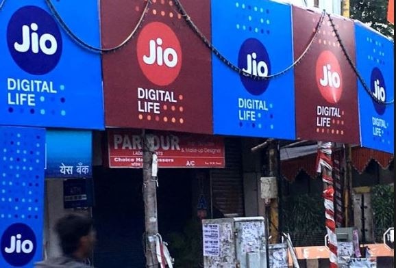 Reliance Jio unveils 3 new plans for JioLink users with 5GB daily data JioLink के लिए उतारे गए 3 नए प्लान, अब मिलेगा भरपूर डेटा