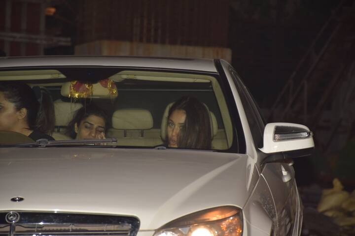 फिलहाल शाहिद इन दिनों कुछ प्रोजेक्टस में बिजी हैं जिसके कारण मीरा भी अपने दोस्तों के साथ टाइम स्पेंड कर रही हैं. (तस्वीर: मानव मंगलानी)