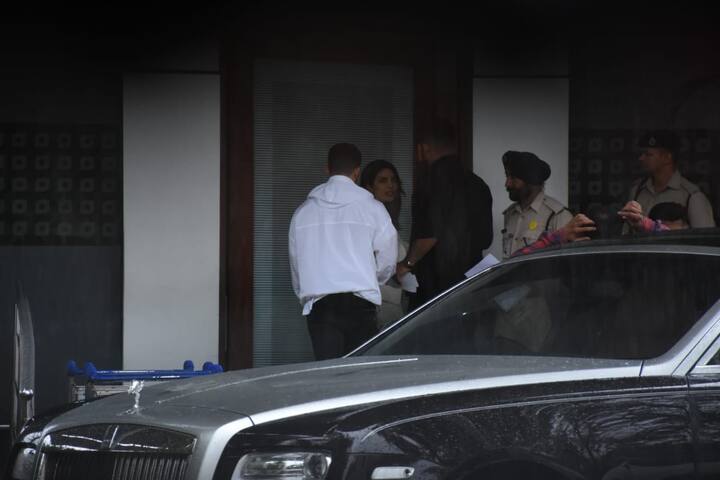 आपको बता दें कि निक जोनास अमेरिकन सिंगर और एक्टर हैं. उनके और प्रियंका के अफेयर की खबरें काफी दिनों से चल रही हैं. (तस्वीर: मानव मंगलानी)