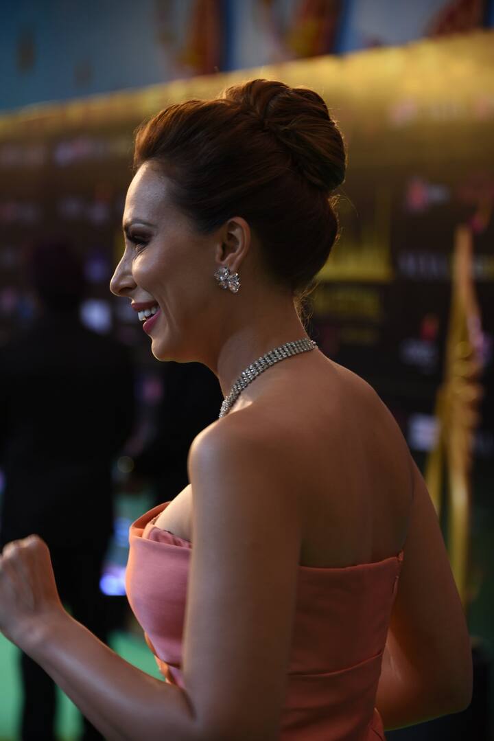 यह पूछे जाने पर कि क्या वह बॉलीवुड फिल्मों में शामिल होने की योजना बना रही हैं? इस पर यूलिया ने कहा,