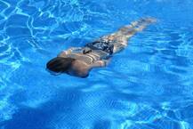 इस मौसम में बच्चों को स्विमिंग सिखाते समय रखें इन बातों का ध्यान, नहीं होगी कोई दुर्घटना