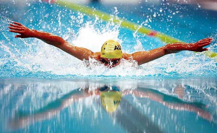 प्रशिक्षक और प्रशिक्षण: ध्यान रखें कि पानी में कूदने से पहले आपके बच्चे को किसी अनुभवी कोच के द्वारा प्रशिक्षण दिया जाए. बाहर से देखने में तैराकी बहुत आकर्षित करती है, लेकिन तैरने से पहले तैराकी सीखना बहुत जरूरी है. इसलिए सुनिश्चित करें कि बच्चे कोच की निगरानी में तैराकी सीखें और इसके बाद ही पानी की गहराई में जाएं.फोटोः गूगल फ्री इमेज