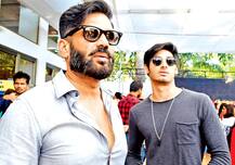 सुनील शेट्टी ने कहा, मेरा बेटा मुझसे काफी बेहतर अभिनेता है