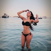 अपनी हालिया तस्वीरों से इंटरनेट पर हदें पार कर रही हैं बिग बॉस की यह एक्स कंटेस्टेंट